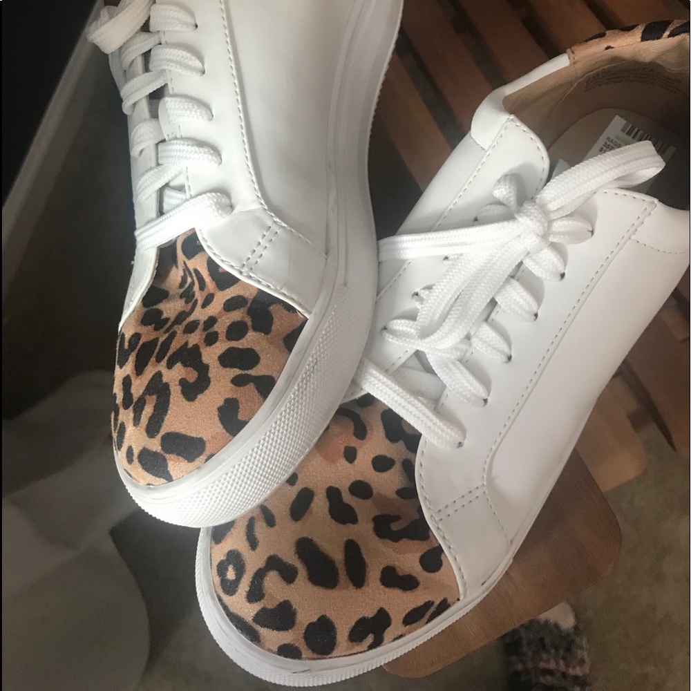 Shoes - Picture 2 of 5